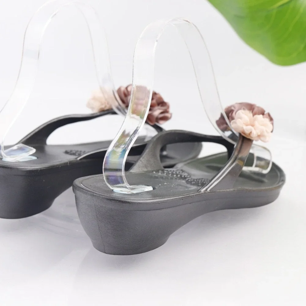 Oka B Okabashi Womens Kathleens Sandals Size 9.5 Silver Gray Wedge Thong Flowers